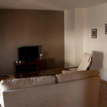 Casa Abellanas * Apies